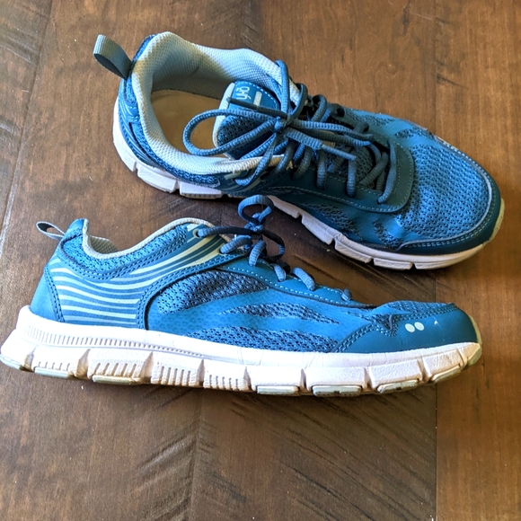 Ryka Shoes - Ryka sneakers 8.5